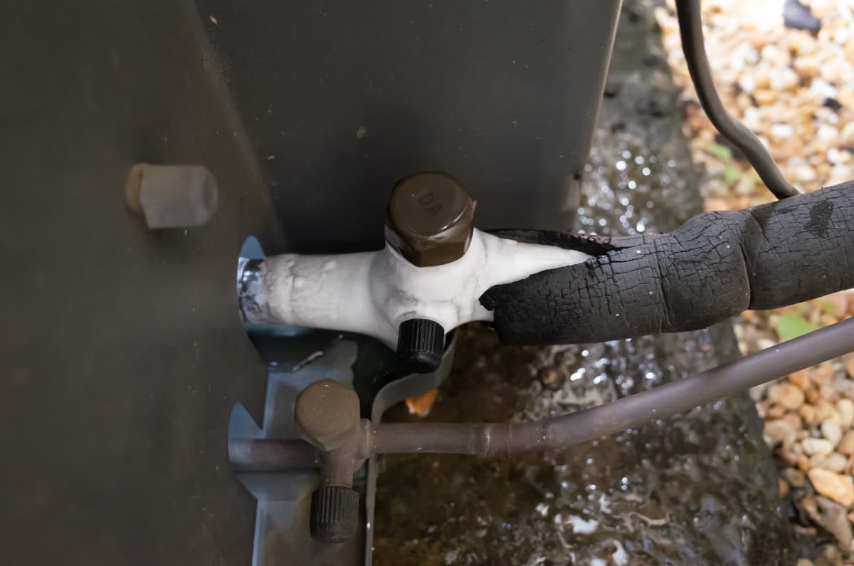 Frozen Air Conditioner Pipe